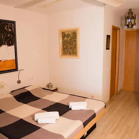 Сasa de vacaciones Stunning Sea Views Over Marina With Swimming Pool *