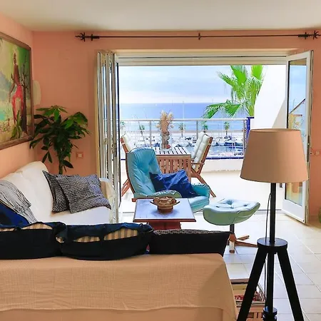 Сasa de vacaciones Stunning Sea Views Over Marina With Swimming Pool Sitges
