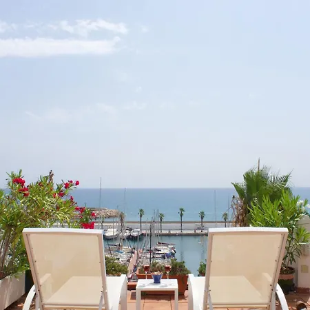 Stunning Sea Views Over Marina With Swimming Pool Сasa de vacaciones *